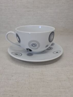 Daisy Dog New York Teacup And Saucer